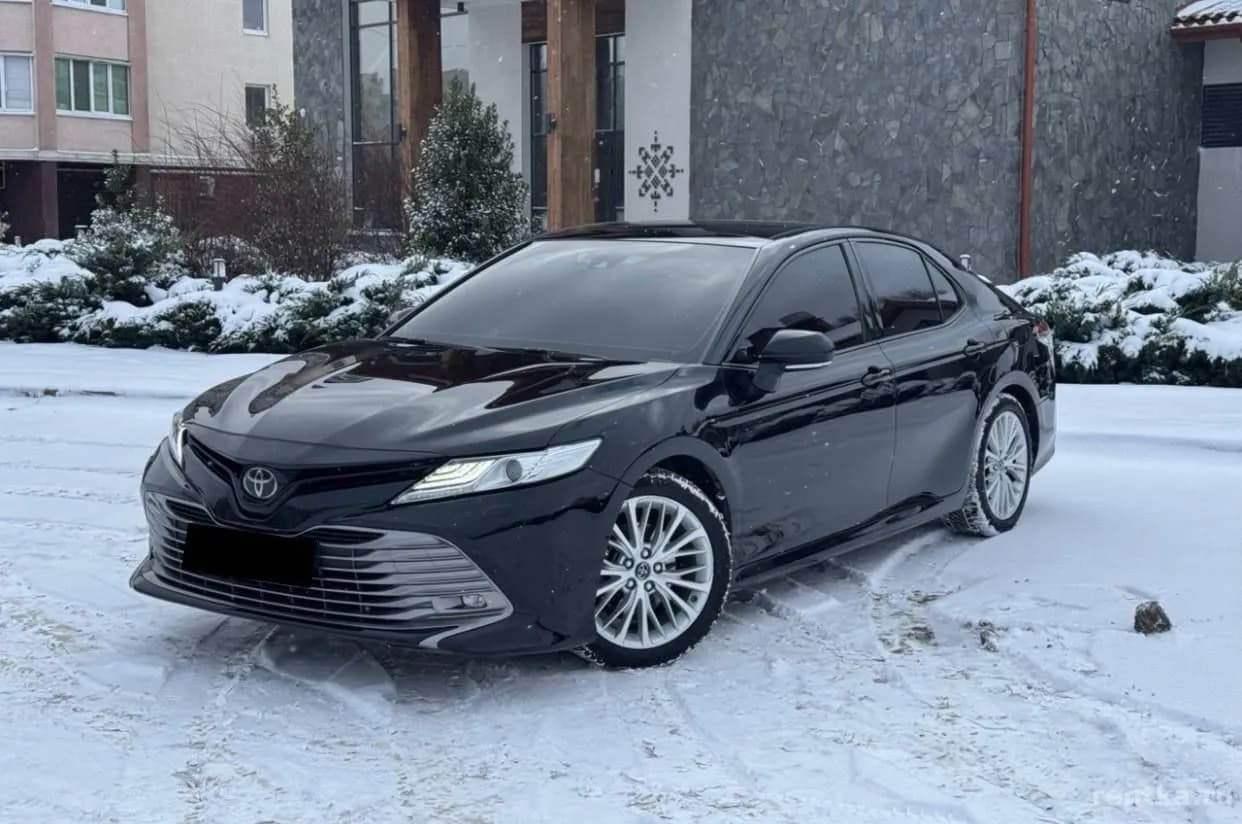 Toyota Camry, 2019 — фото 1