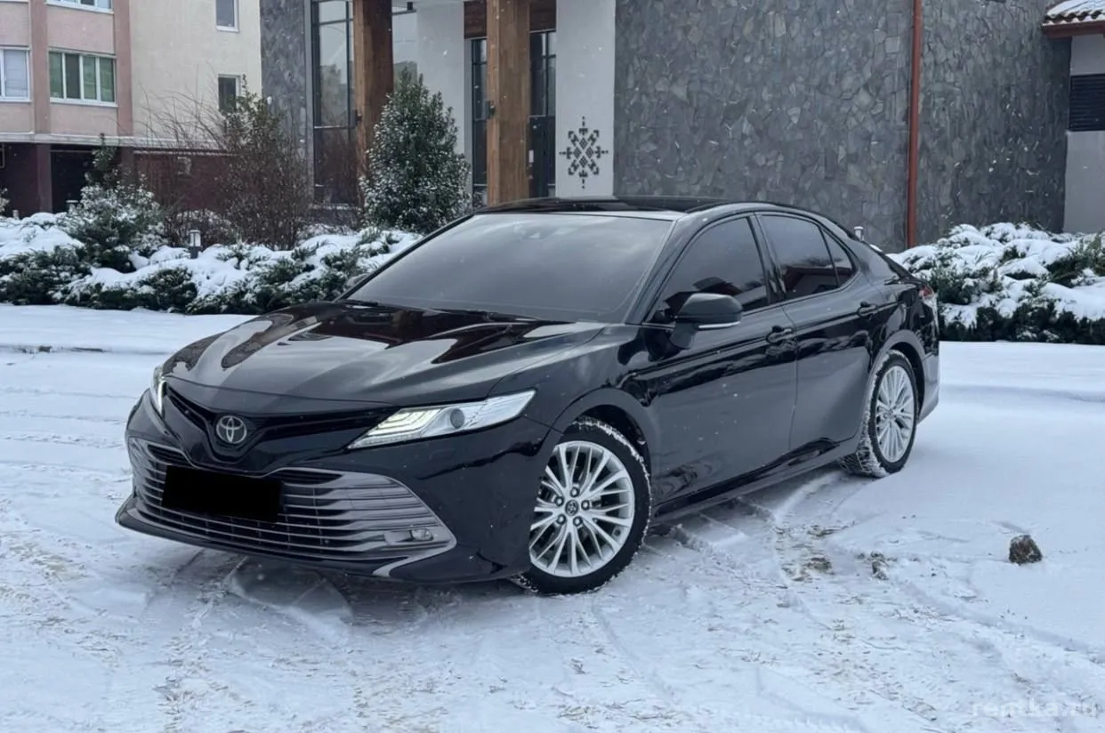 Toyota Camry, 2019 — фото 1